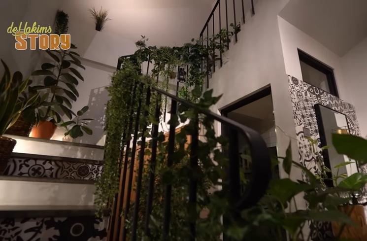 Rumah Rina Nose di Jakarta (YouTube deHakim Story)
