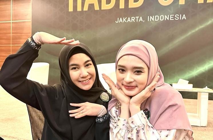Artis Hadiri Ceramah Habib Umar (Instagram/@mommy_starla)