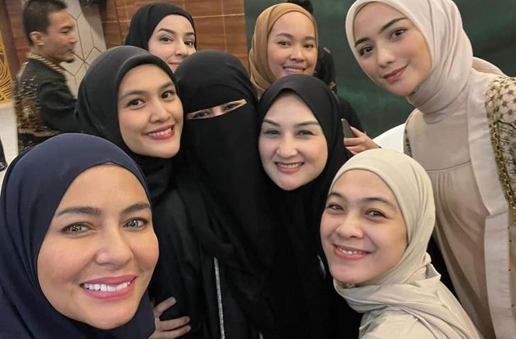 Artis Hadiri Ceramah Habib Umar (Instagram/@_ummi_pipik_)