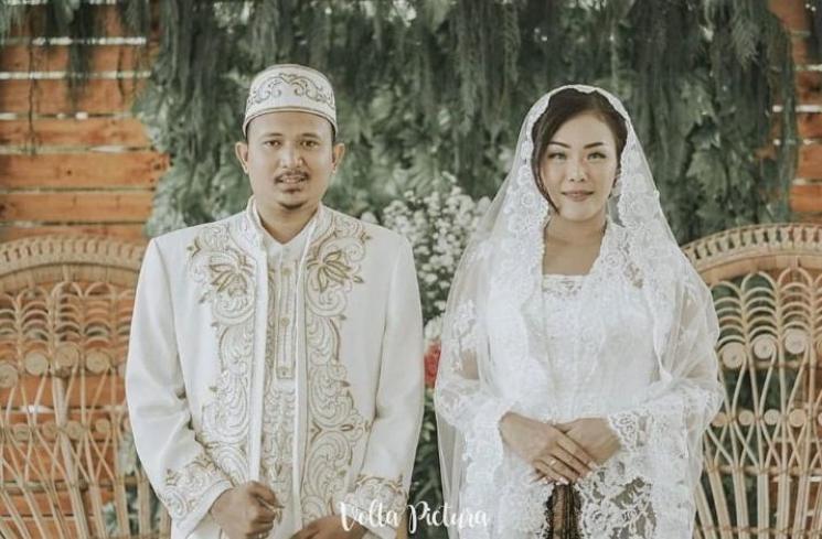 Artis yang Menikah dengan Tema Unik. (Instagram/aiko_sarwosri)