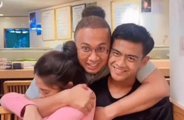 Potret Kedekatan Pratama Arhan dan Andre Rosiade. (Instagram/arhanazizah.official)