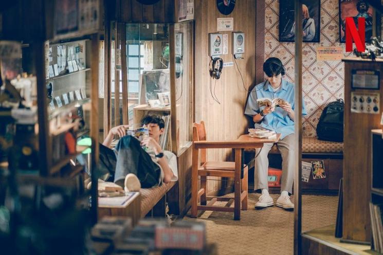 Potret Ahn Hyo Seop di A Time Called You (Instagram/@netflixkcontent)