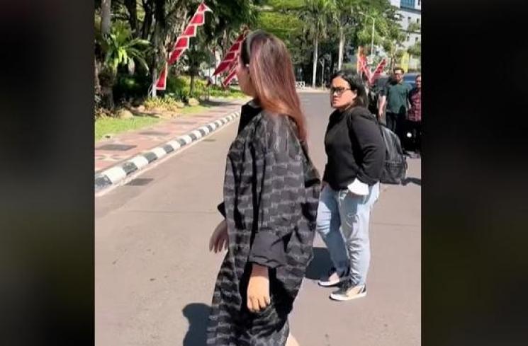 Momen Ashanty Kunjungi Kampusnya di Surabaya. (TikTok/ashantyhermansyah)
