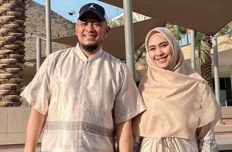 Artis Menikah karena Dijodohkan (instagram/@okisetianadewi)