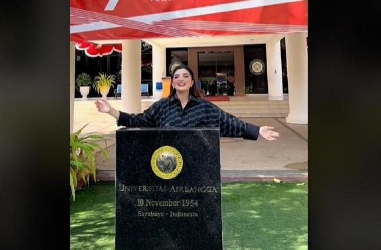 Momen Ashanty Kunjungi Kampusnya di Surabaya. (TikTok/ashantyhermansyah)