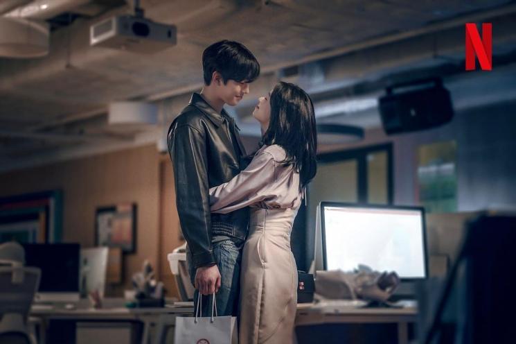 Potret Ahn Hyo Seop di A Time Called You (Instagram/@netflixkcontent)