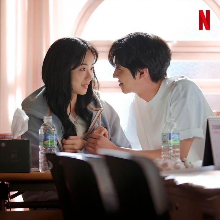 Potret Ahn Hyo Seop di A Time Called You (Instagram/@netflixkcontent)
