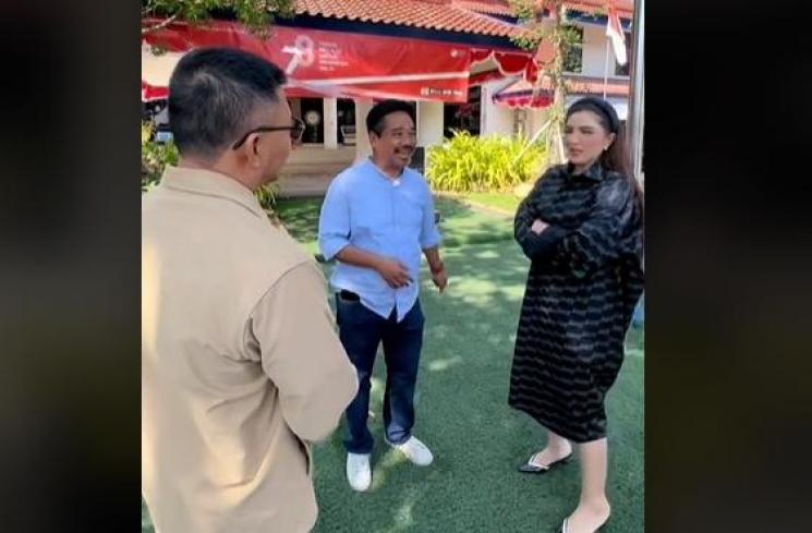 Momen Ashanty Kunjungi Kampusnya di Surabaya. (TikTok/ashantyhermansyah)