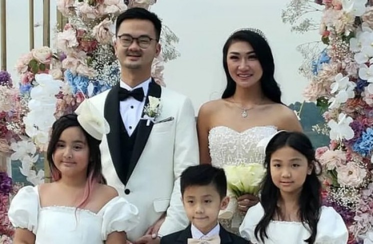 Anak Artis Jadi Flower Girl. (Instagram/niaramadhani_update)