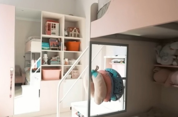 Rumah Abdel Achrian. (YouTube/AH)