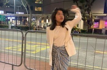 Seleb Tiktok Aul 'Tutorial Hidup' Nyungsep dari Panggung, Penonton Histeris Nyaris Tertimpa Sound System