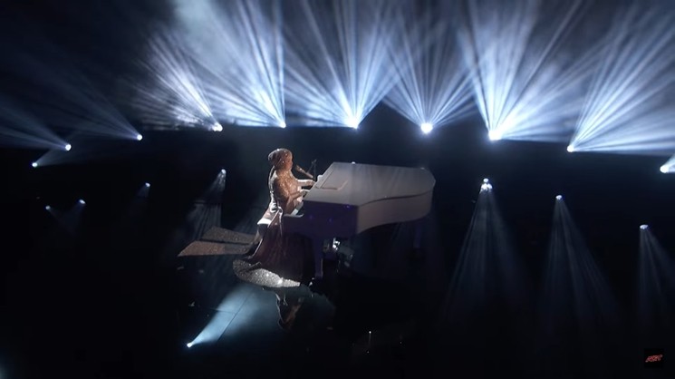 Potret Penampilan Perdana Putri Ariani di AGT 2023 (YouTube/America's Got Talent)