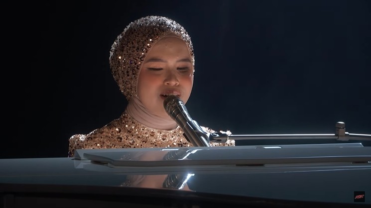 Potret Penampilan Perdana Putri Ariani di AGT 2023 (YouTube/America's Got Talent)
