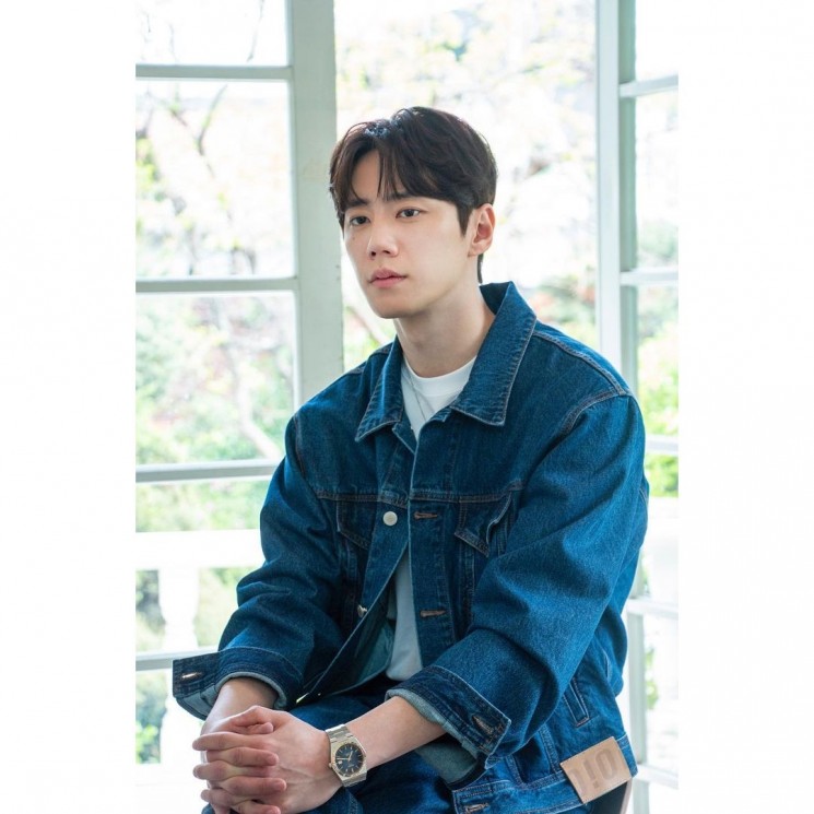 Sinopsis I Openly Dream of Becoming Cinderella (Instagram/@real_2junyoung)
