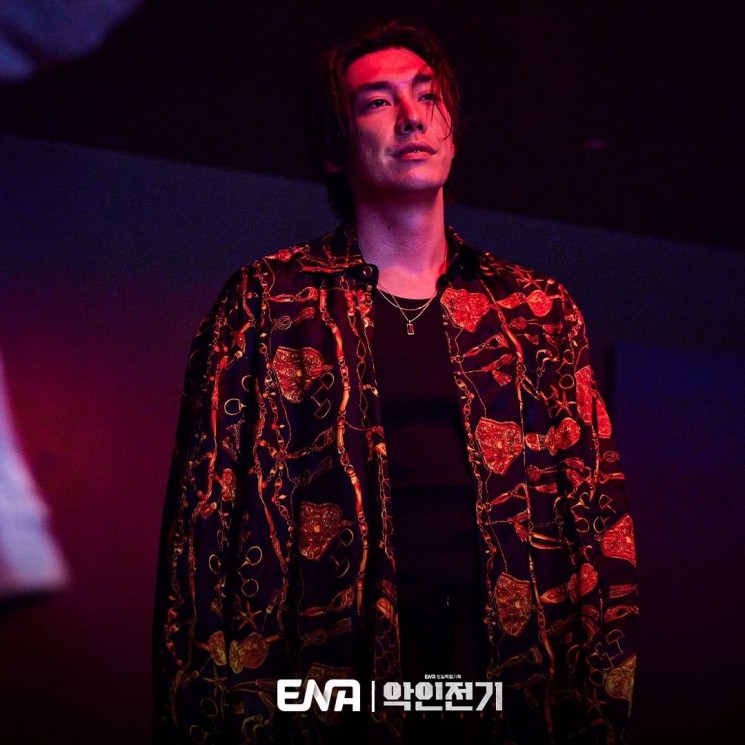 Potret Kim Young Kwang di Evilive (Instagram/@channel.ena.d)