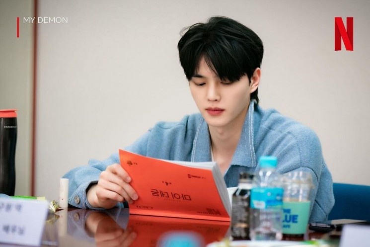 Adu Peran Pemain Drama My Demon (Instagram/@netflixkcontent)