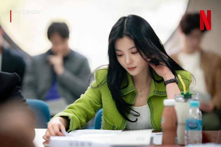 Adu Peran Pemain Drama My Demon (Instagram/@netflixkcontent)