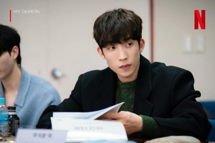 Adu Peran Pemain Drama My Demon (Instagram/@netflixkcontent)