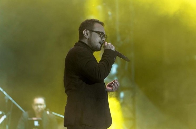 Bebi Romeo saat menggelar Konser