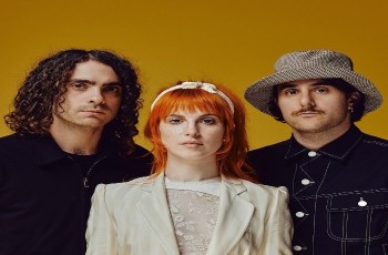 Chord Gitar Paramore- Decode, Menceritakan tentang Pasangan yang Masih Saling Cinta