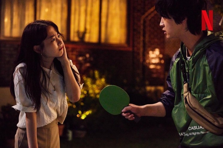 Adu Gaya Yeon Woo Jin dan Jang Dong Yoon di Daily Dose of Sunshine (Instagram/@netflixkcontent)