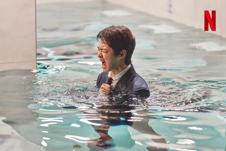 Adu Gaya Yeon Woo Jin dan Jang Dong Yoon di Daily Dose of Sunshine (Instagram/@netflixkcontent)
