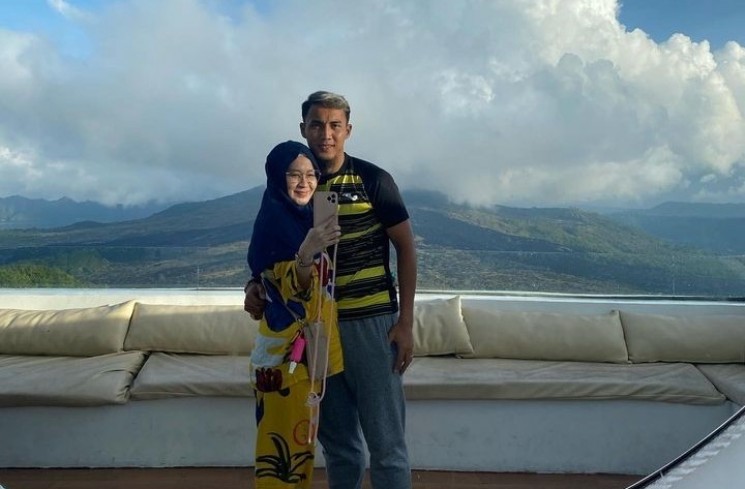 Momen Romantis Gunawan Dwi Cahyo dengan Okie Agustina