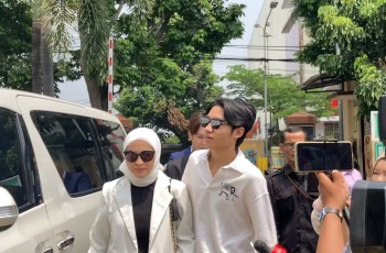 Didampingi Sang Putra Kiesha Alvaro, Okie Agustina ke Pengadilan Mantap Ceraikan Gunawan Dwi Cahyo