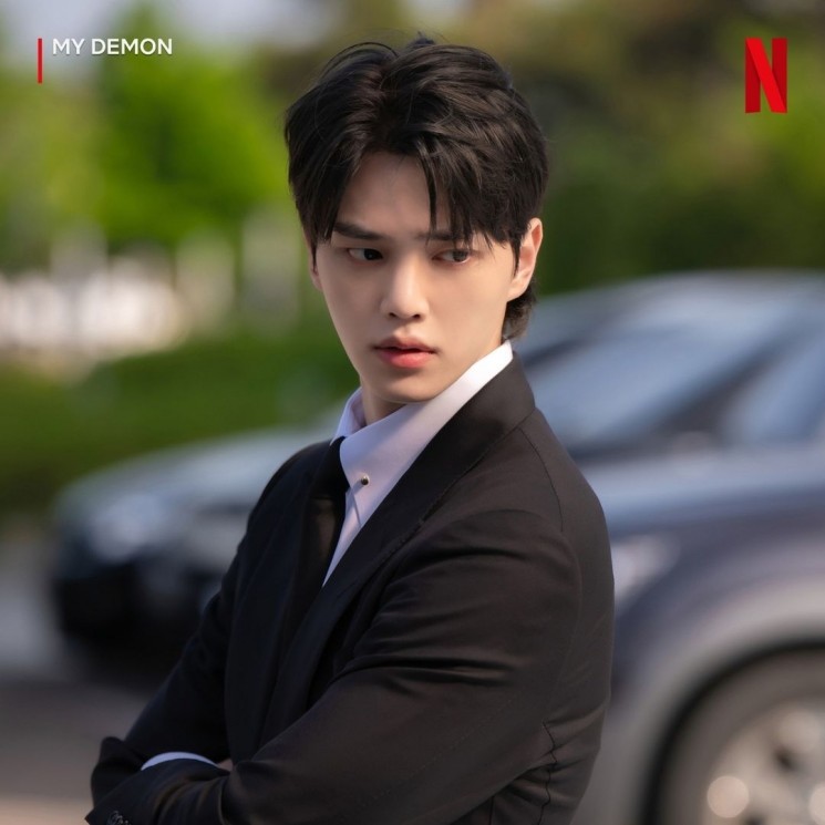 Potret Song Kang di My Demon (Instagram/@netflixkcontent)