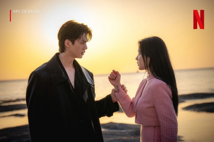 Potret Song Kang di My Demon (Instagram/@netflixkcontent)