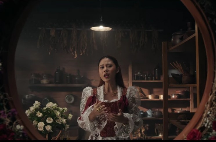 Cuplikan video musik Kala Sang Surya Tenggelam