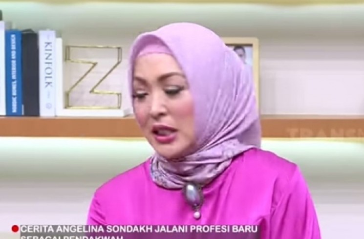 Momen Angelina Sondakh Berbagi Kisah Jalani Profesi Baru Pendakwah.(YouTube Trans7 Official)