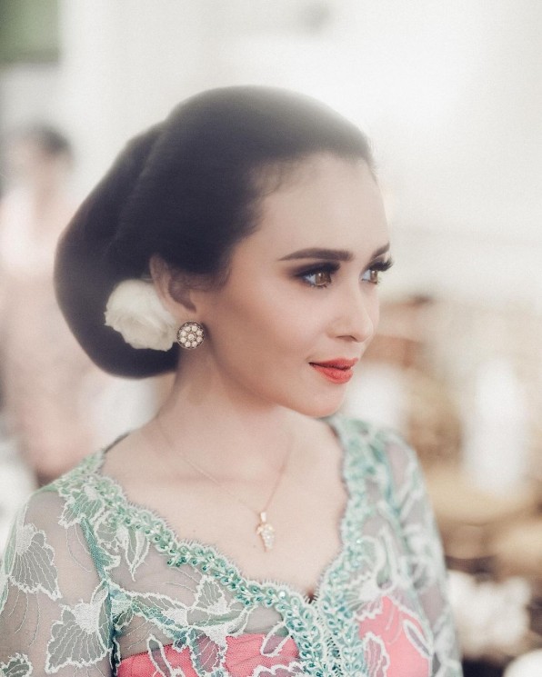 Potret Cantik Ayushita di Acara Langkahan. (Instagram/ayushita)