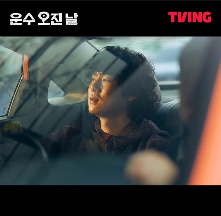 Potret Yoo Yeon Seok di A Bloody Lucky Day (Instagram/@tving.official)