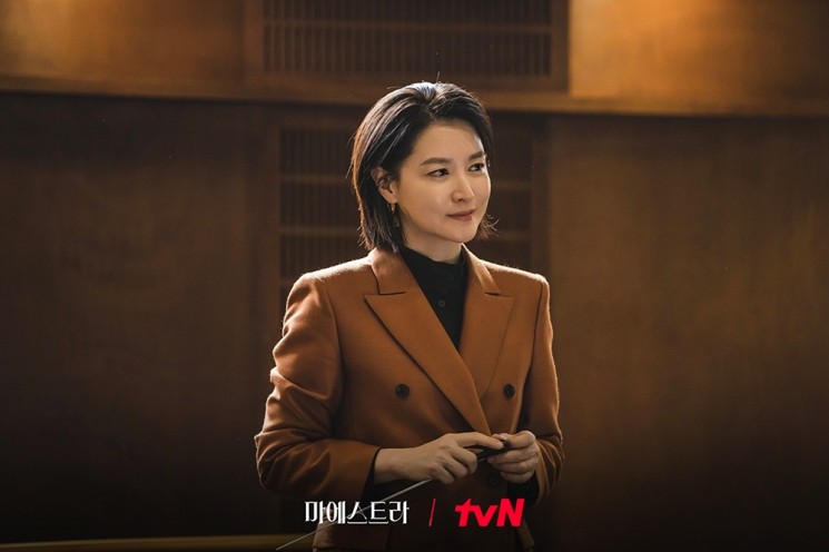 Pesona Lee Young Ae di Maestra: Strings of Truth (Instagram/@tvn_drama)