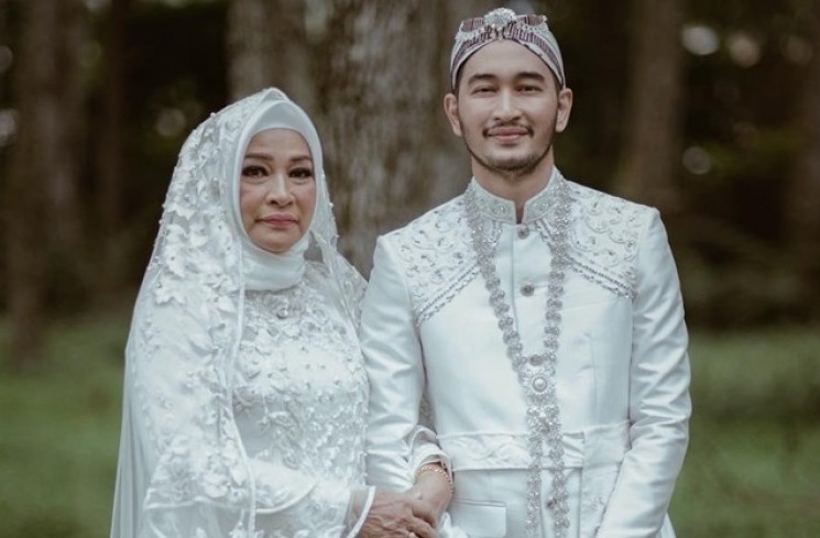 Potret Kenangan Jeje Govinda bareng Ibu (Instagram/@ritchieismail)