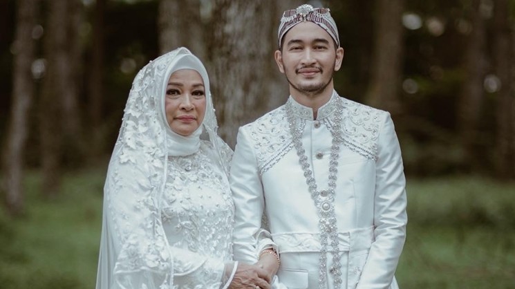Potret Kenangan Jeje Govinda bareng Ibu (Instagram/@ritchieismail)