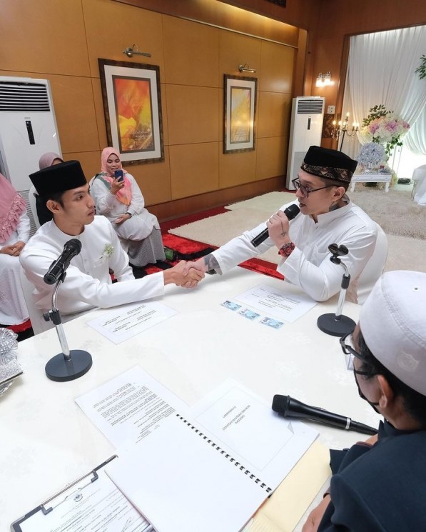 Artis Jadi Wali Nikah Saudara. (Instagram/miller_khan)