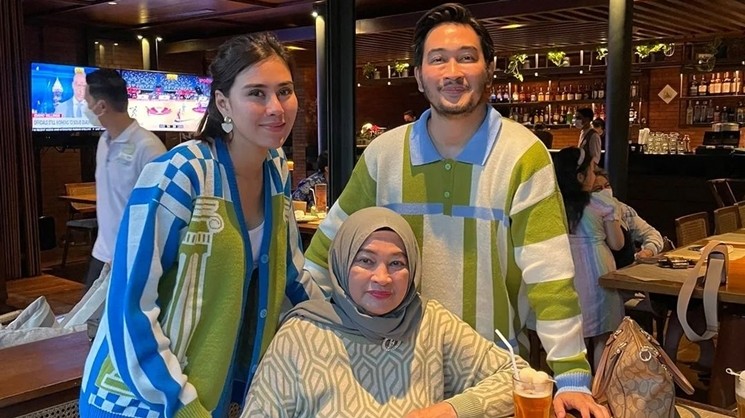 Potret Kenangan Jeje Govinda bareng Ibu (Instagram/@faridabudyarti50)