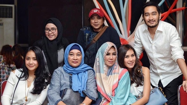 Potret Kenangan Jeje Govinda bareng Ibu (Instagram/@ritchieismail)
