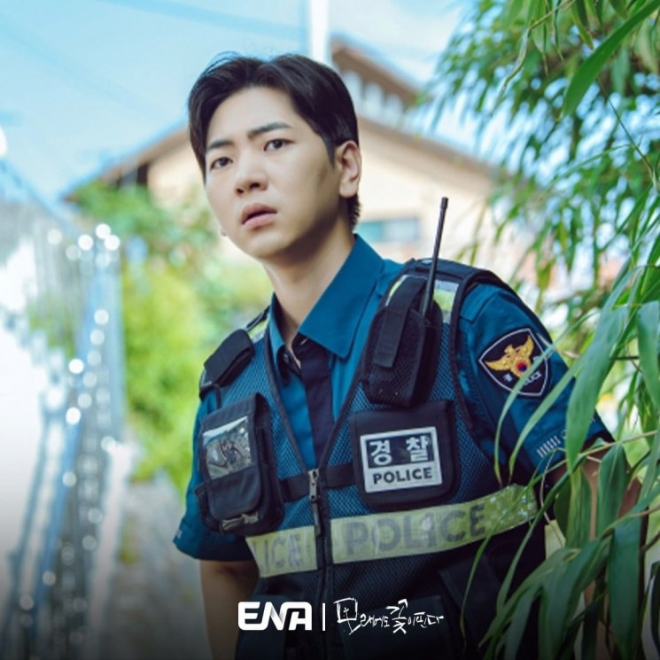 Adu Peran Pemain Drama Like Flowers in Sand (Instagram/@channel.ena.d)