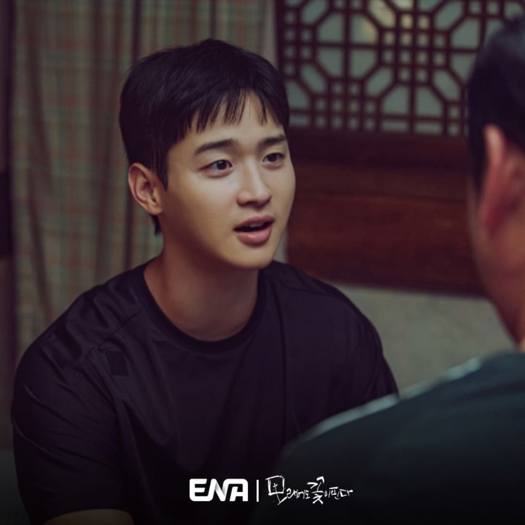 Adu Peran Pemain Drama Like Flowers in Sand (Instagram/@channel.ena.d)