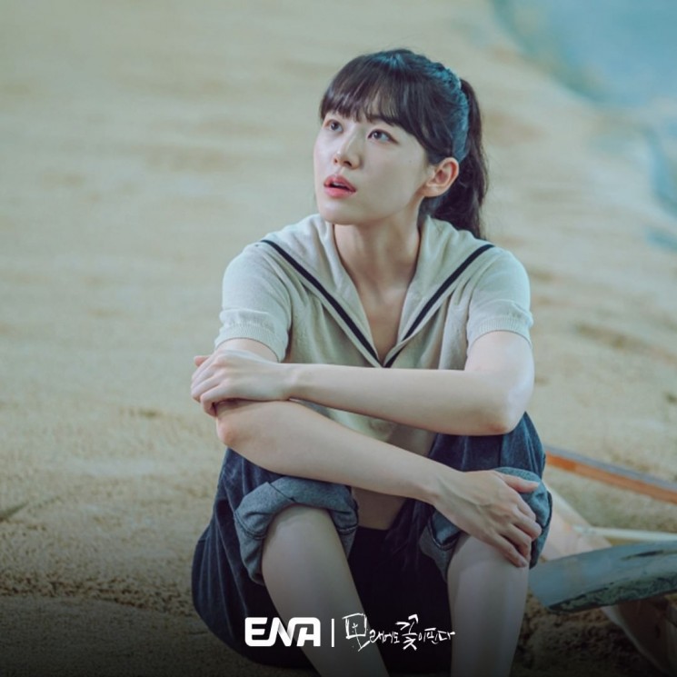 Adu Peran Pemain Drama Like Flowers in Sand (Instagram/@channel.ena.d)