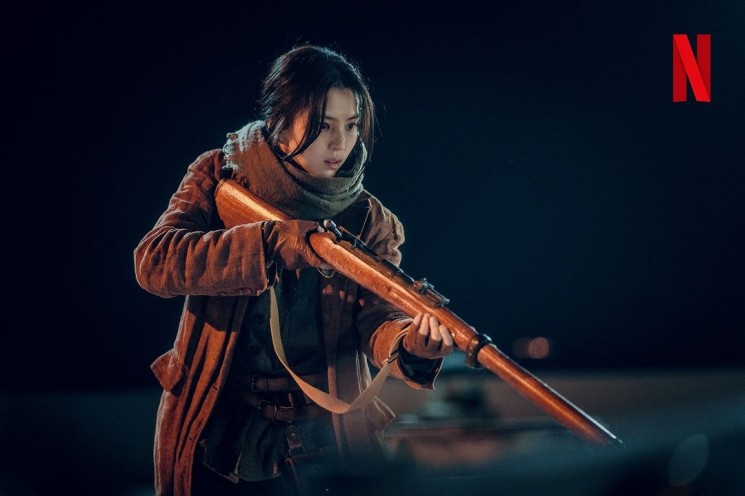 Pesona Han So Hee di Gyeongseong Creature (Instagram/@netflixkcontent)