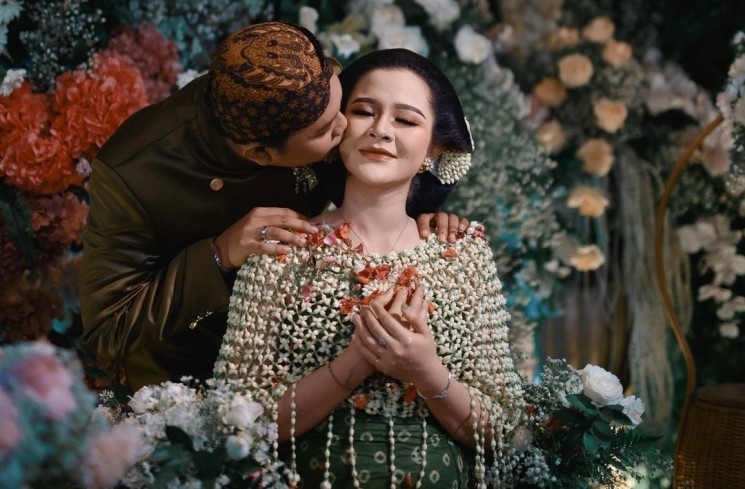 Denny Caknan dan Bella Bonita gelar acara mitoni (Instagram/@denny_caknan)