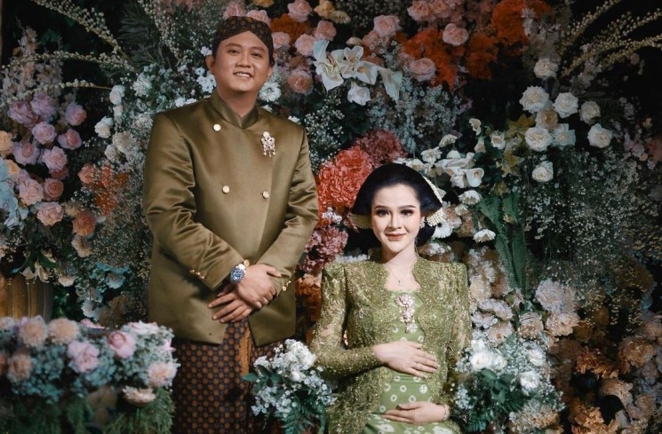 Denny Caknan dan Bella Bonita gelar acara mitoni (Instagram/@denny_caknan)