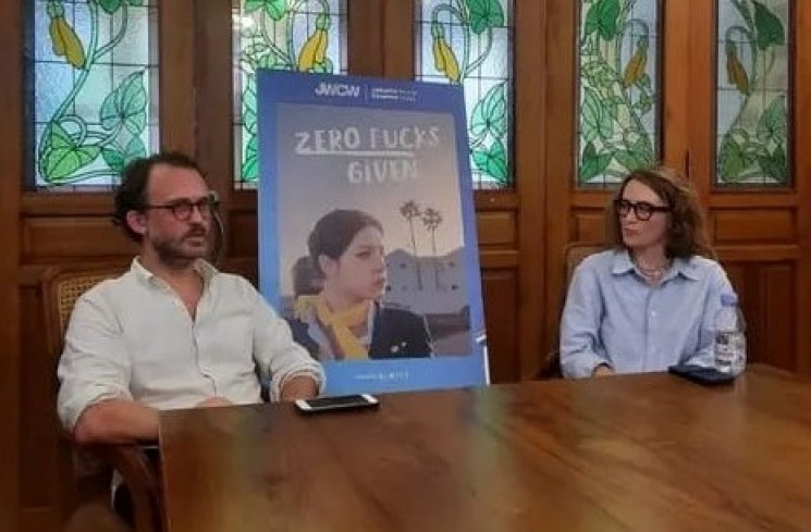 Sutradara Film Zero Fucks Given Emmanuel Marre dan Julie Lecoustre asal Prancis (Falcon Pictures)