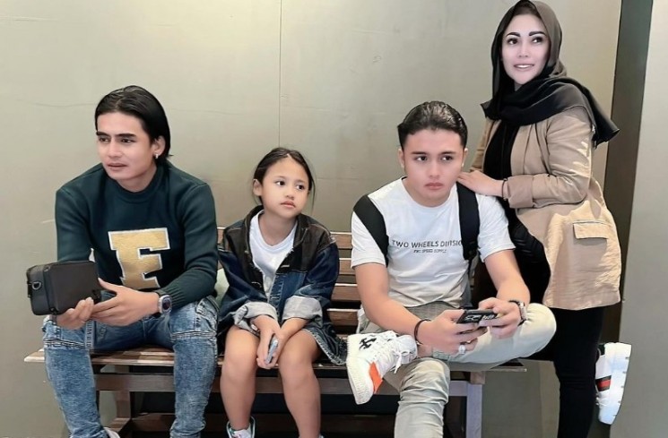 Ki-ke: Charly Van Houten, Asmaranacha Manunggaling Gaula Gusti Kaula, Mohammad Restu Gibhran dan Shinta Regina