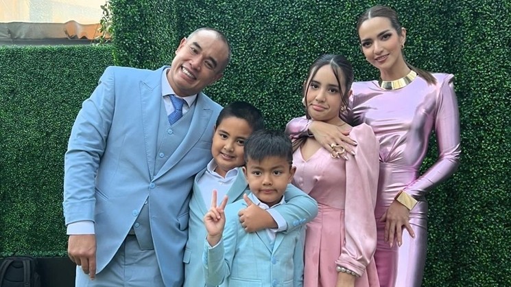 Potret Anniversary Mertua Nia Ramadhani ke-50 (Instagram/@shandypurnamasari)
