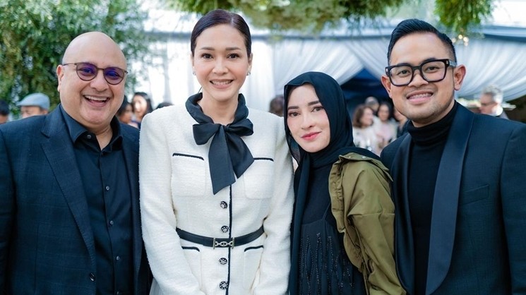 Potret Anniversary Mertua Nia Ramadhani ke-50 (Instagram/@shandypurnamasari)